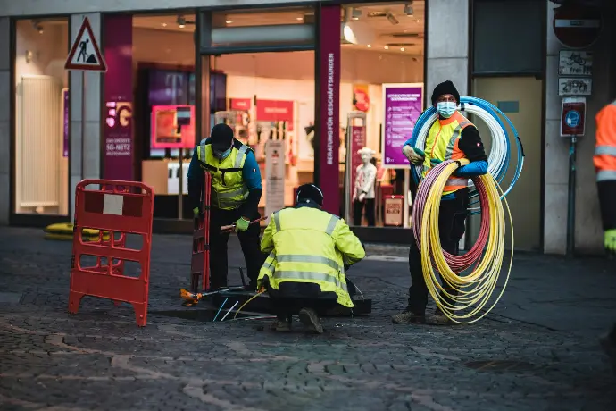 installatori fibra ottica squadra di posatori fibra ottica